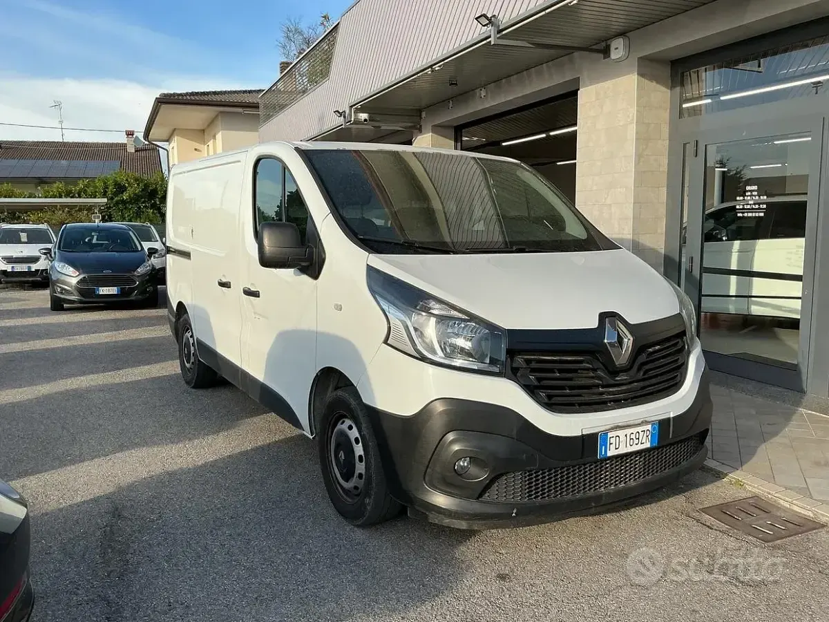 Usata Renault Trafic 120 CV (88 kW) 2016 Bianco Monovolume
