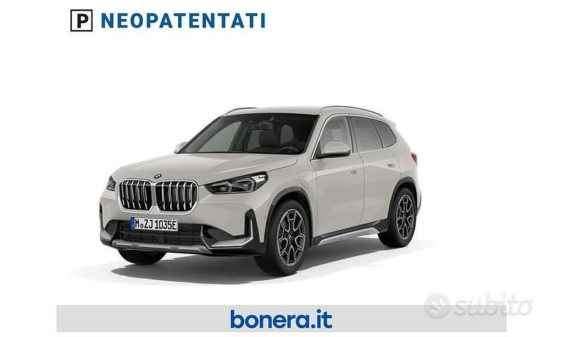 Alpin white pastello Nuova 2025 BMW X1 Comfort Edition SUV | 46.800 € (Super prezzo) - Immagine 1/4