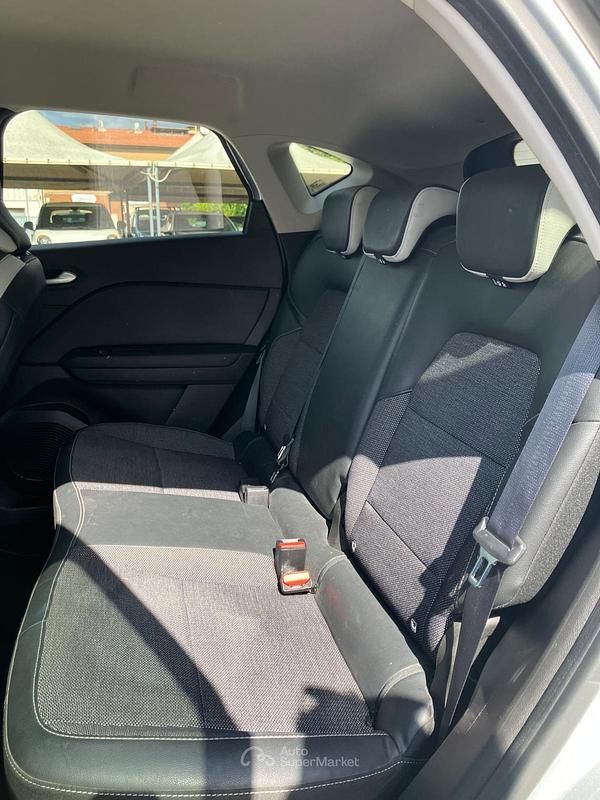 Usata Renault Captur Intens 143 CV (105 kW) 2022 Gray SUV
