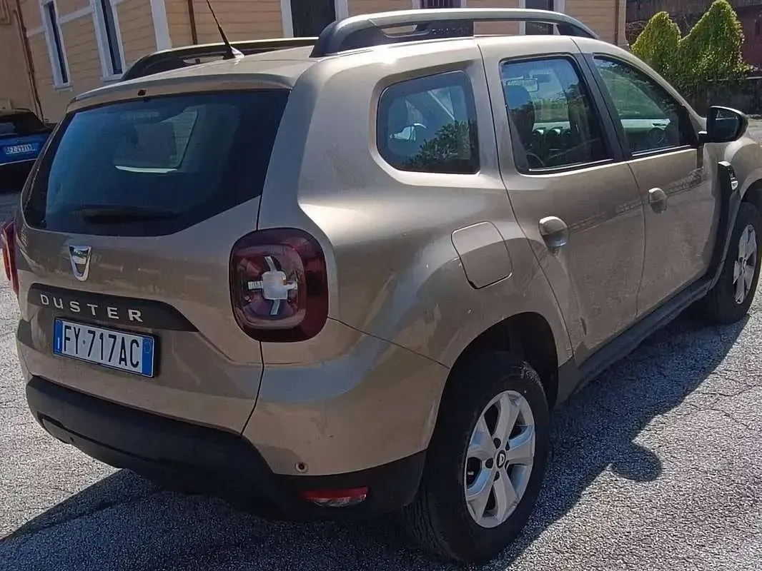 Usata Dacia Duster Comfort 116 CV (85 kW) 2019 Beige SUV