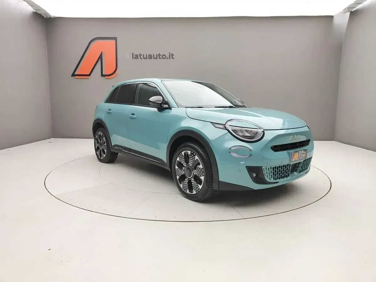 Usata Fiat 600 La Prima 145 CV (106 kW) 2025 Blu SUV