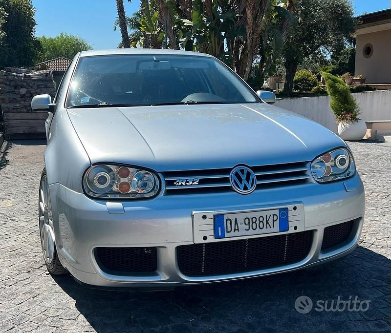 Usata VW Golf IV R 241 CV (177 kW) 2003 Grigio Berlina