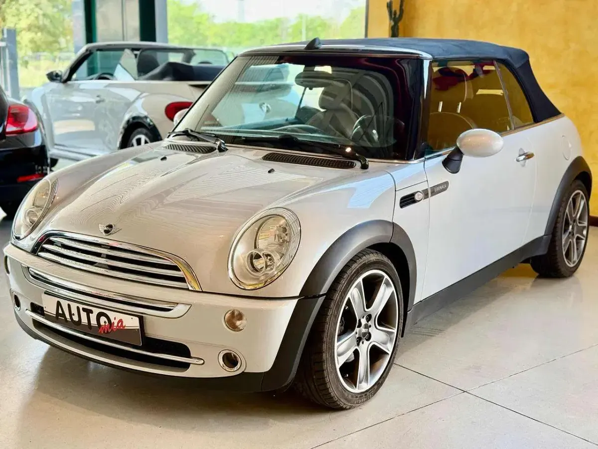 Usata Mini One Cabriolet 90 CV (66 kW) 2009 Grigio Cabrio