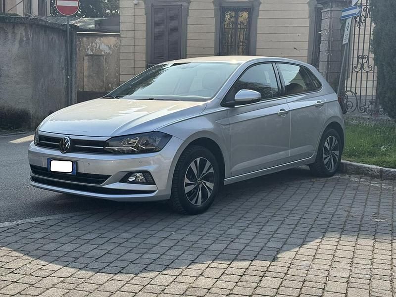 Usata VW Polo Comfortline 80 CV (58 kW) 2020 Grigio Utilitaria