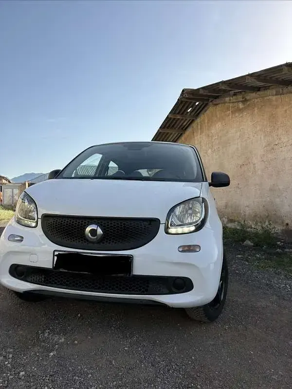 Begagnad Smart ForFour Passion 71 HK (52 kW) 2015 Vit Halvkombi