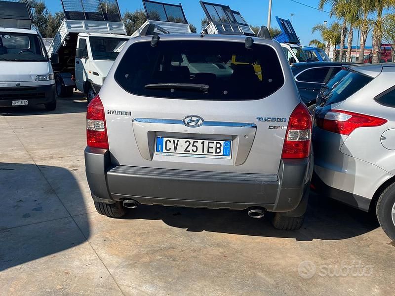 Usata Hyundai Tucson Active 112 CV (82 kW) 2005 Grigio SUV