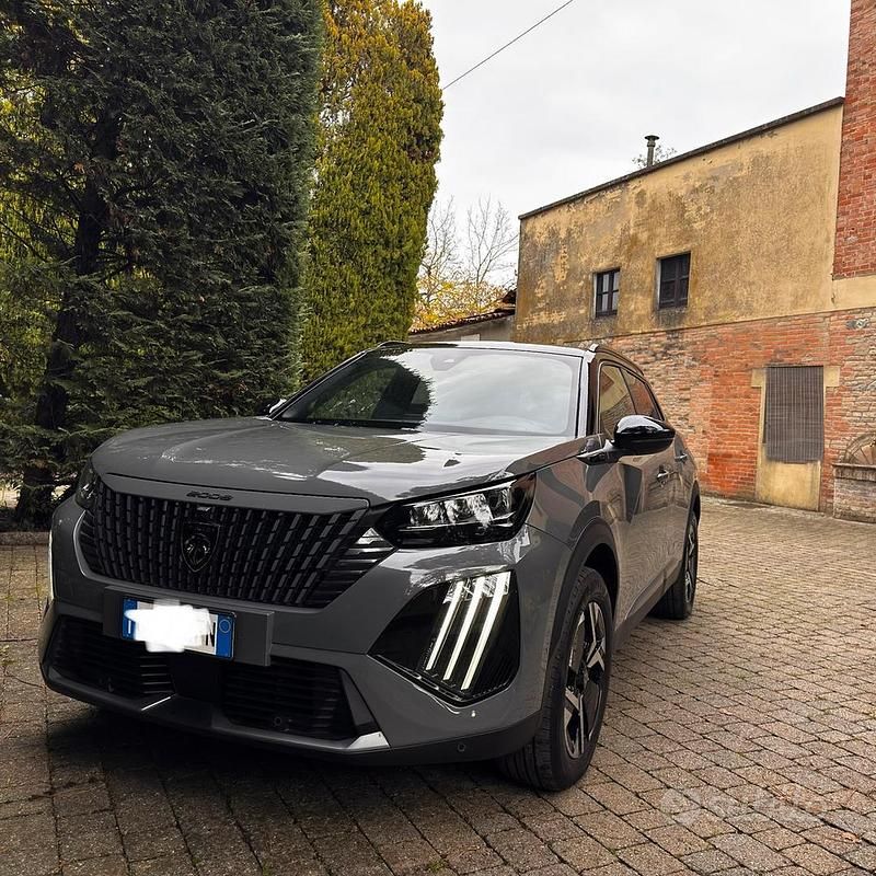 Usata Peugeot 2008 GT 131 CV (96 kW) 2024 Grigio SUV