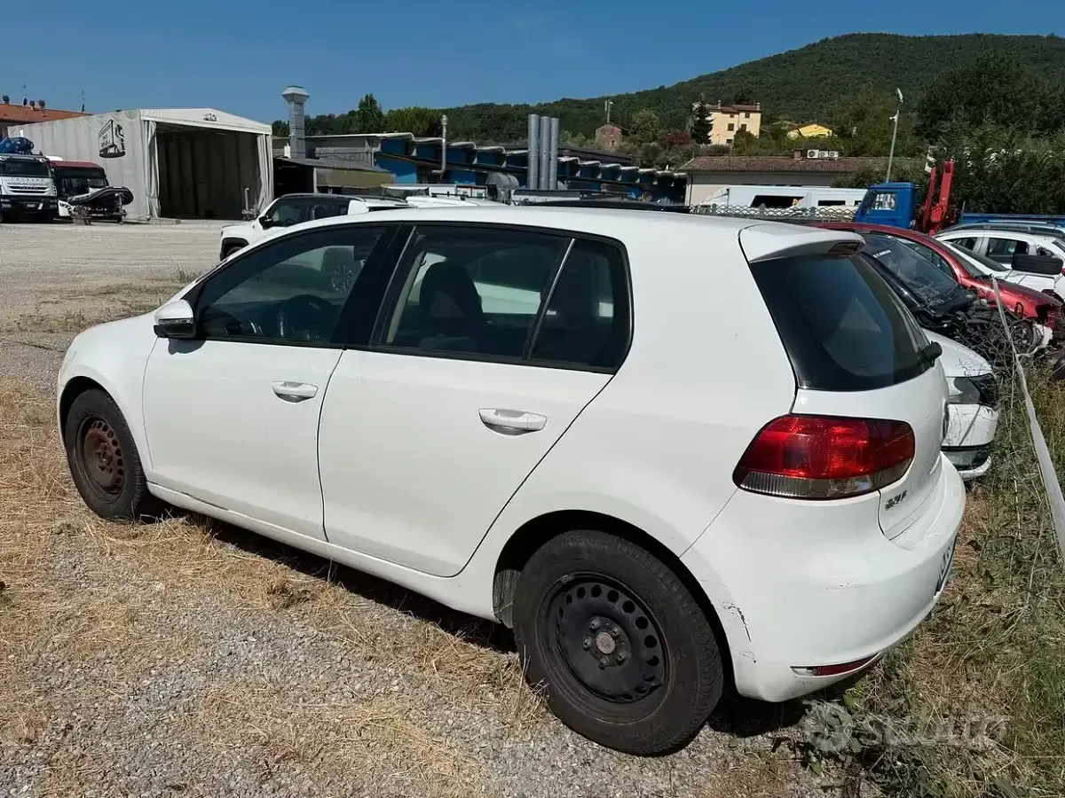 Usata VW Golf VII Comfortline 105 CV (77 kW) 2012 Bianco Berlina