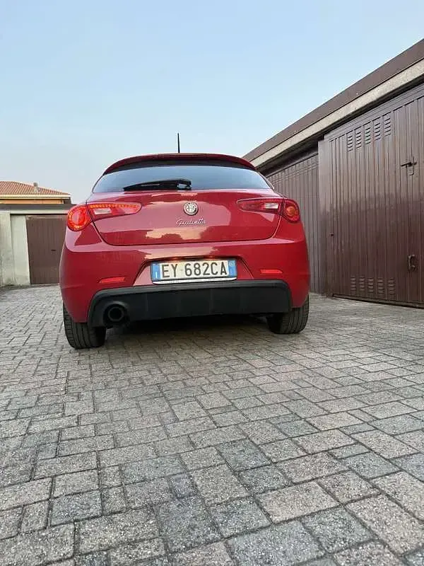 Usata Alfa Romeo Giulietta Sprint 150 CV (110 kW) 2015 Rosso Utilitaria