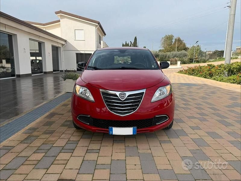 Usata Lancia Ypsilon S 95 CV (69 kW) 2013 Rosso Utilitaria
