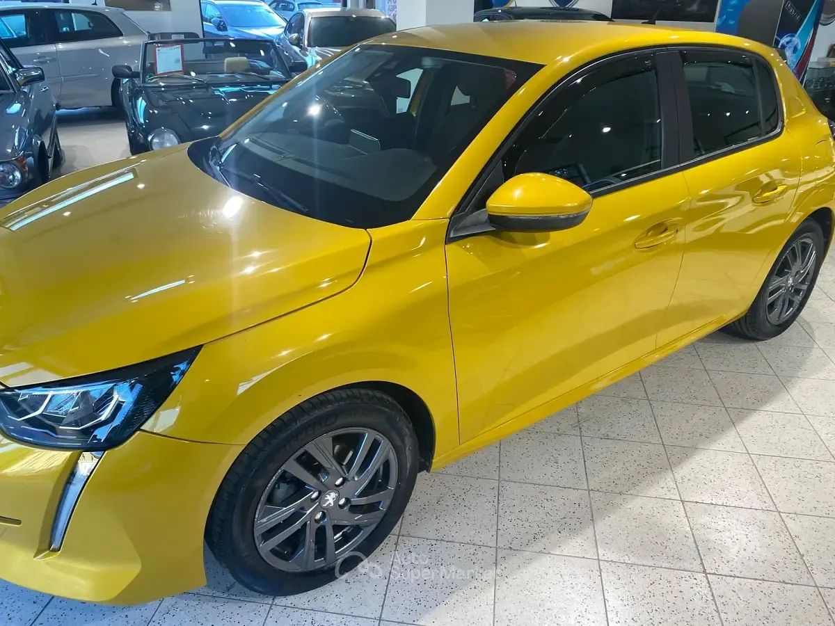 Usata Peugeot 208 Active 75 CV (55 kW) 2021 Giallo Utilitaria