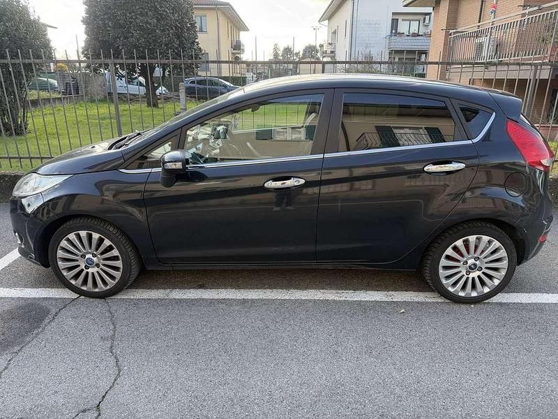 Usata Ford Fiesta Titanium 82 CV (60 kW) 2009 Utilitaria