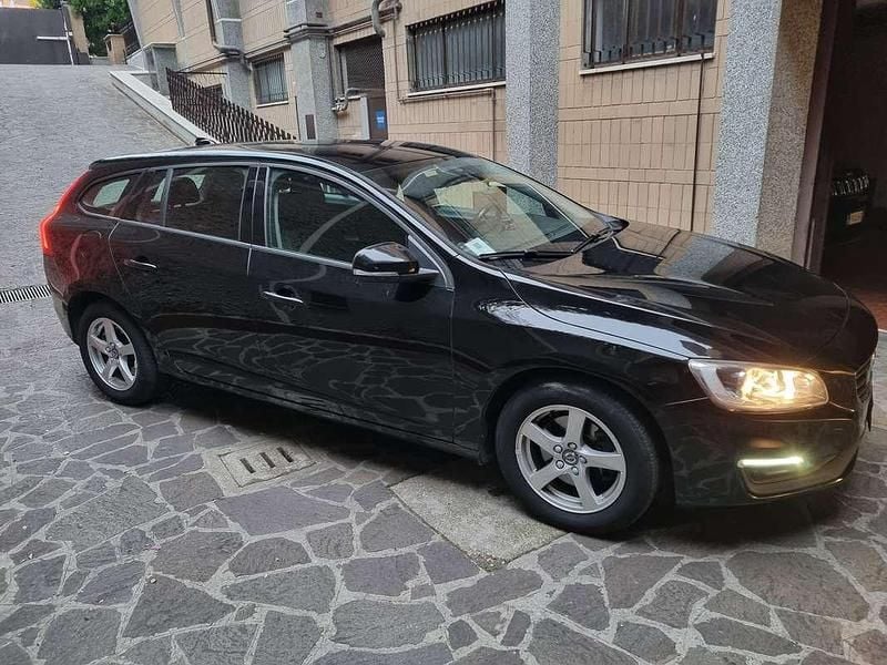 Nero Usata 2017 Volvo V60 Business Edition Station wagon | 11.000 € (Super prezzo) - Immagine 1/4