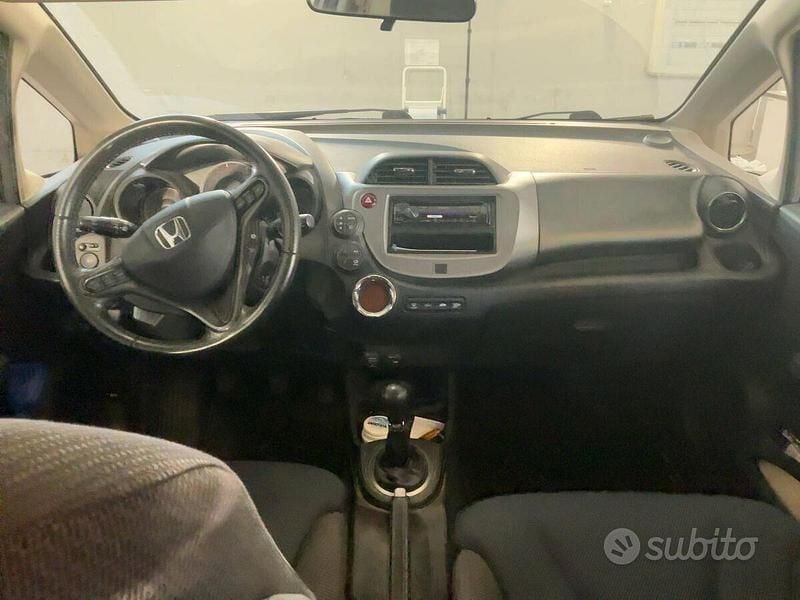 Usata Honda Jazz Elegance 99 CV (72 kW) 2013 Grigio Utilitaria
