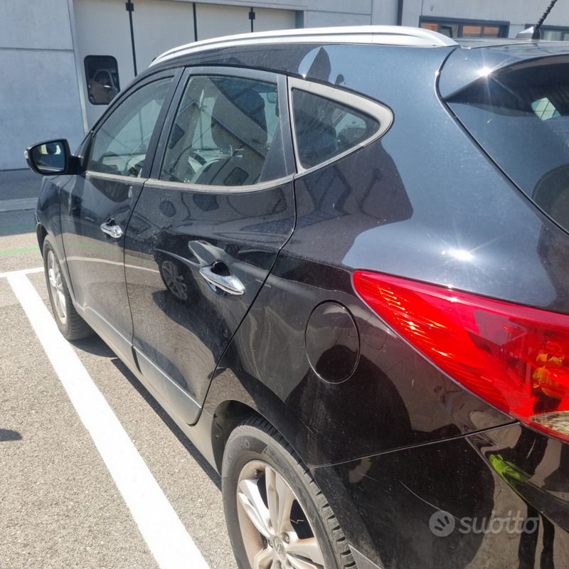 Usata Hyundai ix35 135 CV (99 kW) 2012 Nero SUV