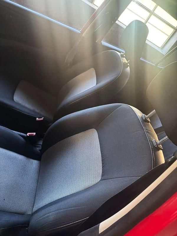 Usata Hyundai i10 Active 65 CV (47 kW) 2008 Rosso Utilitaria