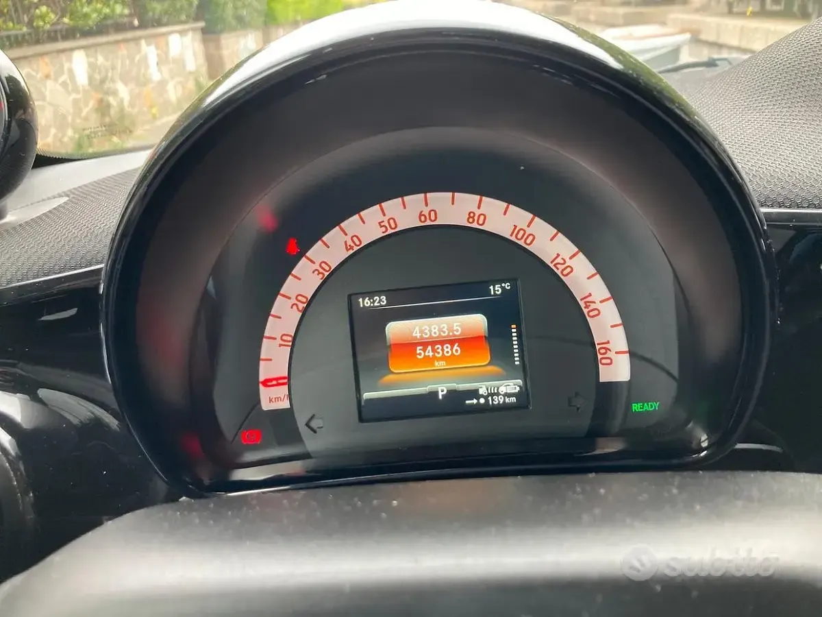 Usata Smart ForTwo Electric Drive Prime 41 kW (56 CV) 2023 Grigio Berlina