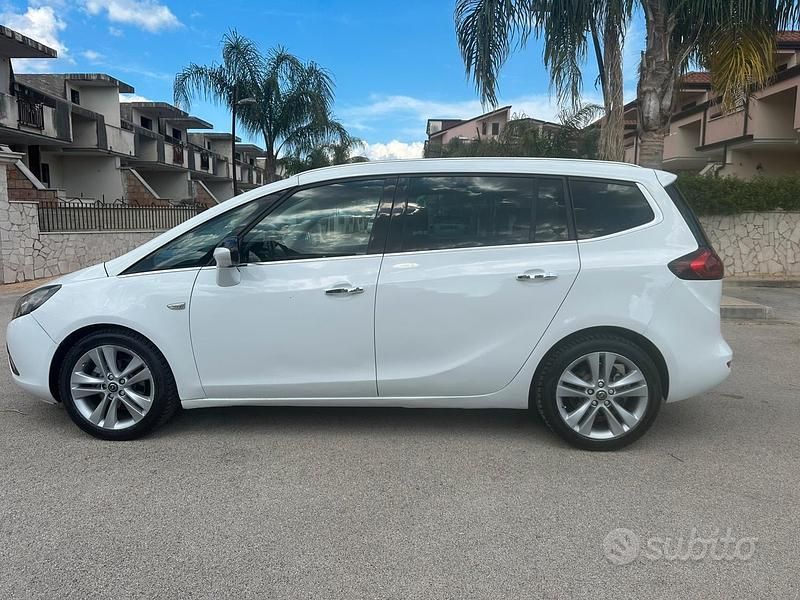 Usata Opel Zafira 135 CV (99 kW) 2013 Monovolume