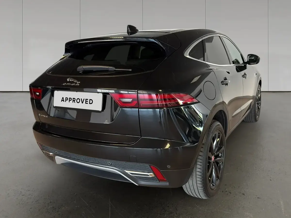 Usata Jaguar E-Pace SE 2022 Santorini black SUV