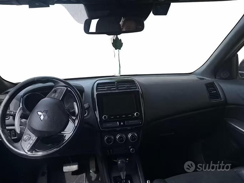 Usata Mitsubishi ASX 150 CV (110 kW) 2020 Marrone SUV