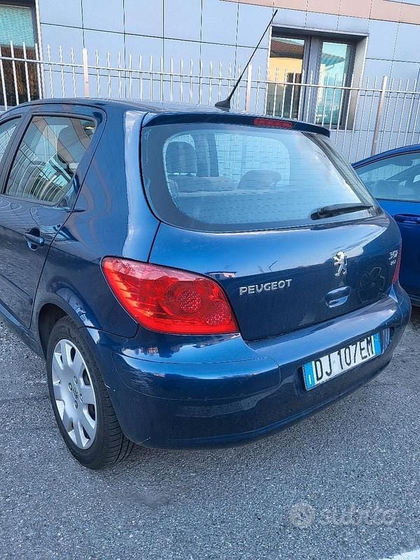 Usata Peugeot 307 110 CV (80 kW) 2007 Blu Berlina