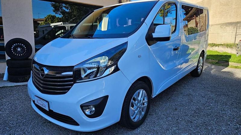 Bianco Usata 2016 Renault Trafic Monovolume | 17.500 € (Buon prezzo) - Immagine 1/4