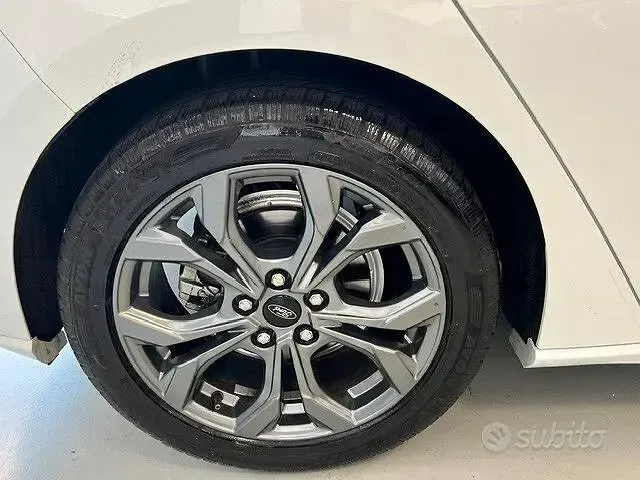 Usata Ford Focus Active 116 CV (85 kW) 2024 Bianco Berlina