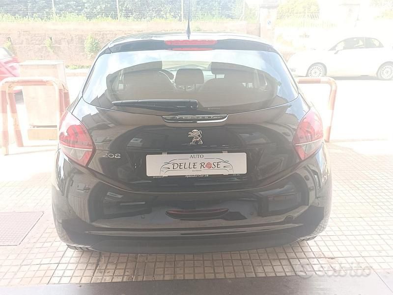 Usata Peugeot 208 Allure 101 CV (74 kW) 2019 Nero Utilitaria