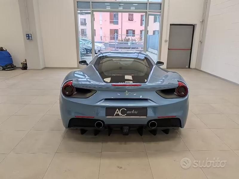 Usata Ferrari 488 670 CV (492 kW) 2017 Blu Coupé