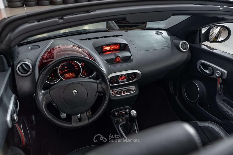 Usata Renault Wind Night&Day 101 CV (74 kW) 2011 Nero Cabrio