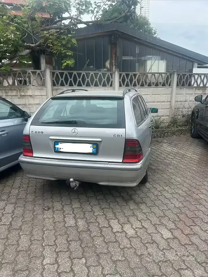 Usata Mercedes C220 125 CV (91 kW) 1999 Grigio Station wagon