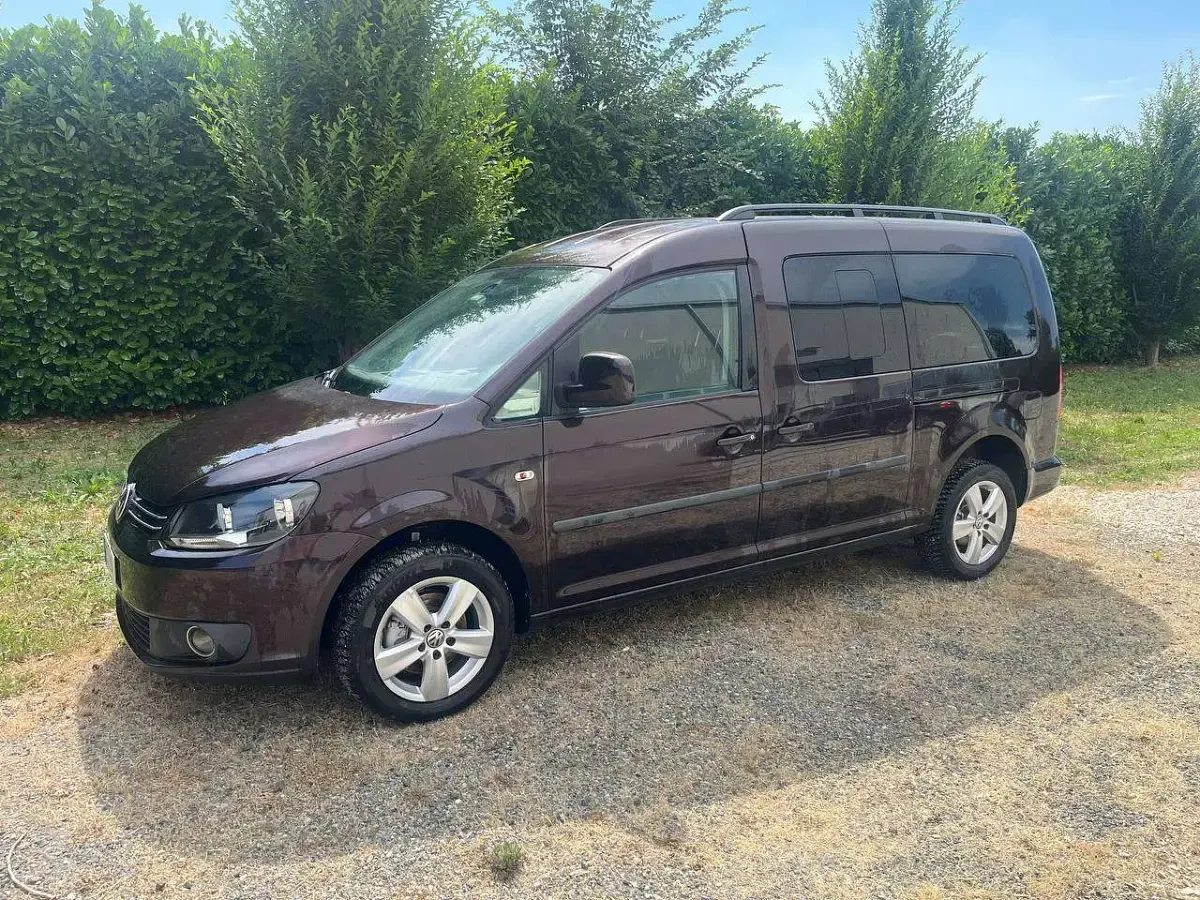 Usata VW Caddy Maxi Trendline 102 CV (75 kW) 2015 Nero Monovolume