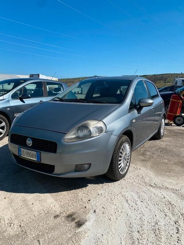 Bianco Usata 2008 Fiat Punto Due volumi | 3500 € (Buon prezzo) - Immagine 1/4