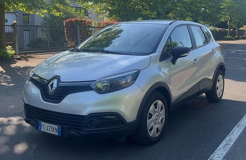 Usata Renault Captur Intens 90 CV (66 kW) 2016 Argento SUV