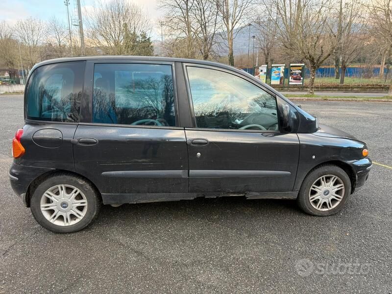 Usata Fiat Multipla 116 CV (85 kW) 2003 Nero Monovolume