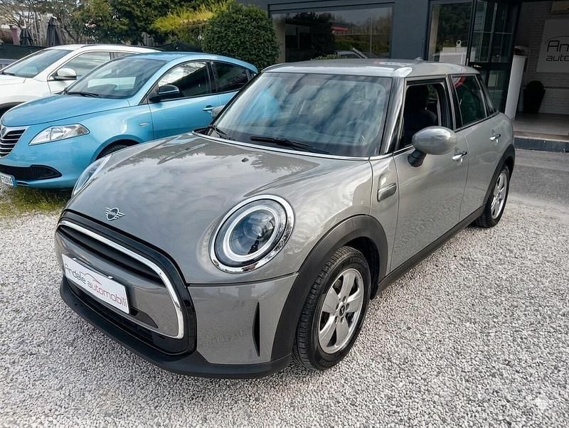 Usado Mini Cooper 136 HP (100 kW) 2022 Cinzento Citadino