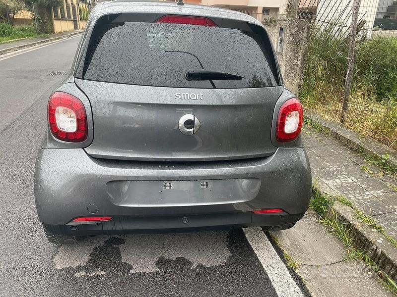 Usata Smart ForFour 90 CV (66 kW) 2018 Utilitaria