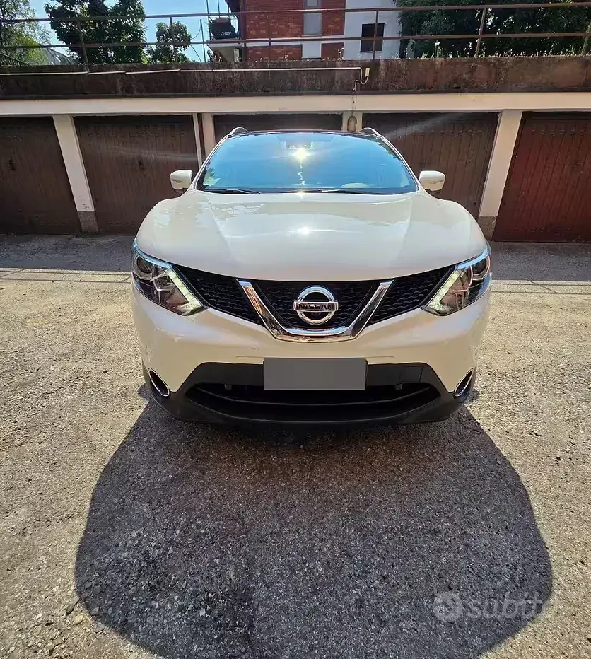 Usata Nissan Qashqai Acenta Premium 116 CV (85 kW) 2014 Giallo SUV