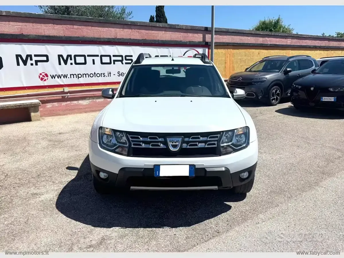 Usata Dacia Duster Lauréate 109 CV (80 kW) 2016 Bianco SUV