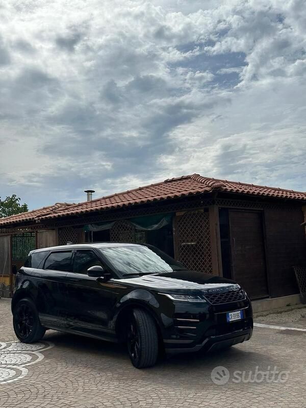 Nero Usata 2022 Land Rover Range Rover evoque S SUV | 38.999 € - Immagine 1/4