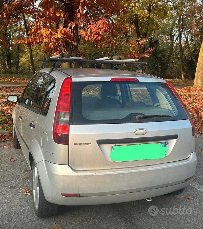 Usata Ford Fiesta 2003 Grigio Berlina