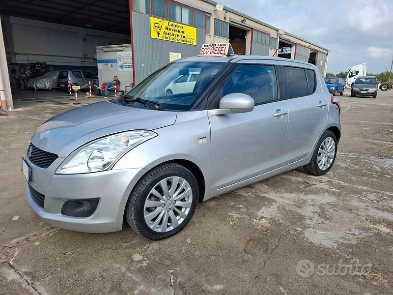 Usata Suzuki Swift 75 CV (55 kW) 2012 Grigio Berlina