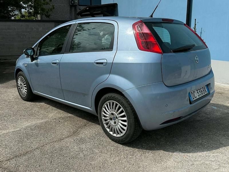 Usata Fiat Grande Punto 65 CV (47 kW) 2006 Grigio Utilitaria