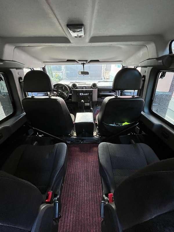 Usata Land Rover Defender S 122 CV (89 kW) 2007 Nero Station wagon