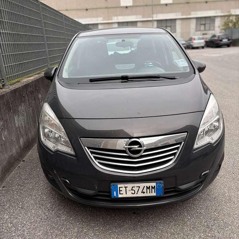 Usata 2014 Opel Meriva Innovation Monovolume | 3300 € (Ottimo prezzo) - Immagine 1/4