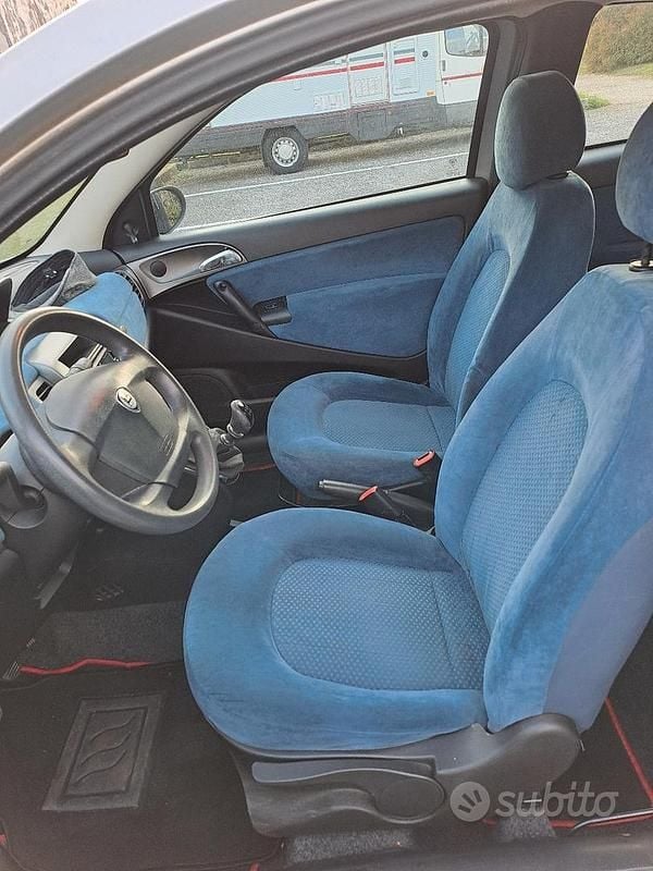 Usata Lancia Ypsilon 60 CV (44 kW) 2003 Utilitaria