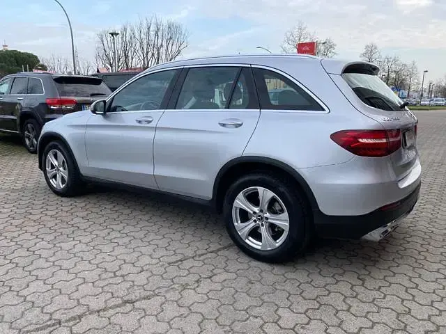 Usata Mercedes GLC250 Business 211 CV (155 kW) 2018 Argento metallizzato SUV