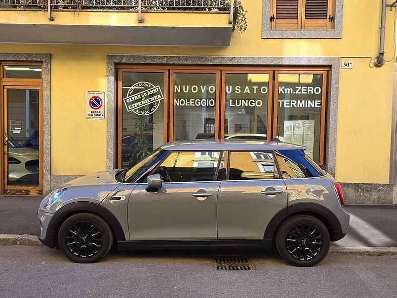 Usata Mini ONE 102 CV (75 kW) 2020 Grigio Utilitaria