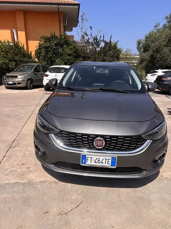 Usata Fiat Tipo Easy 120 CV (88 kW) 2019 Grigio Station wagon