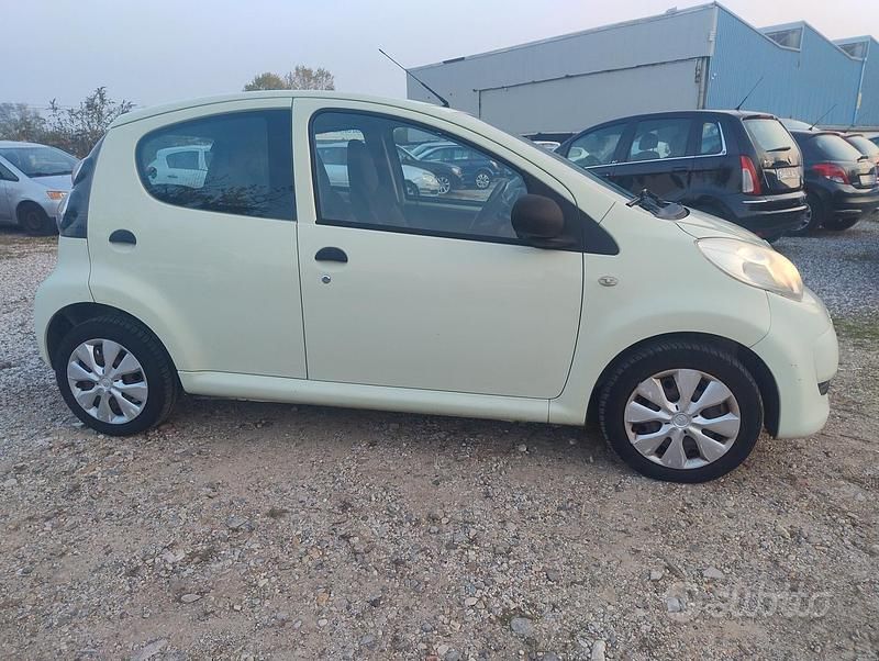 Usata Citroën C1 67 CV (49 kW) 2010 Bianco Utilitaria